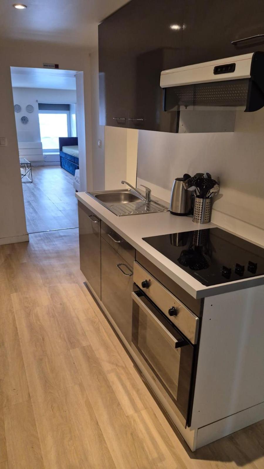Appartement Modern French Canal St Martin