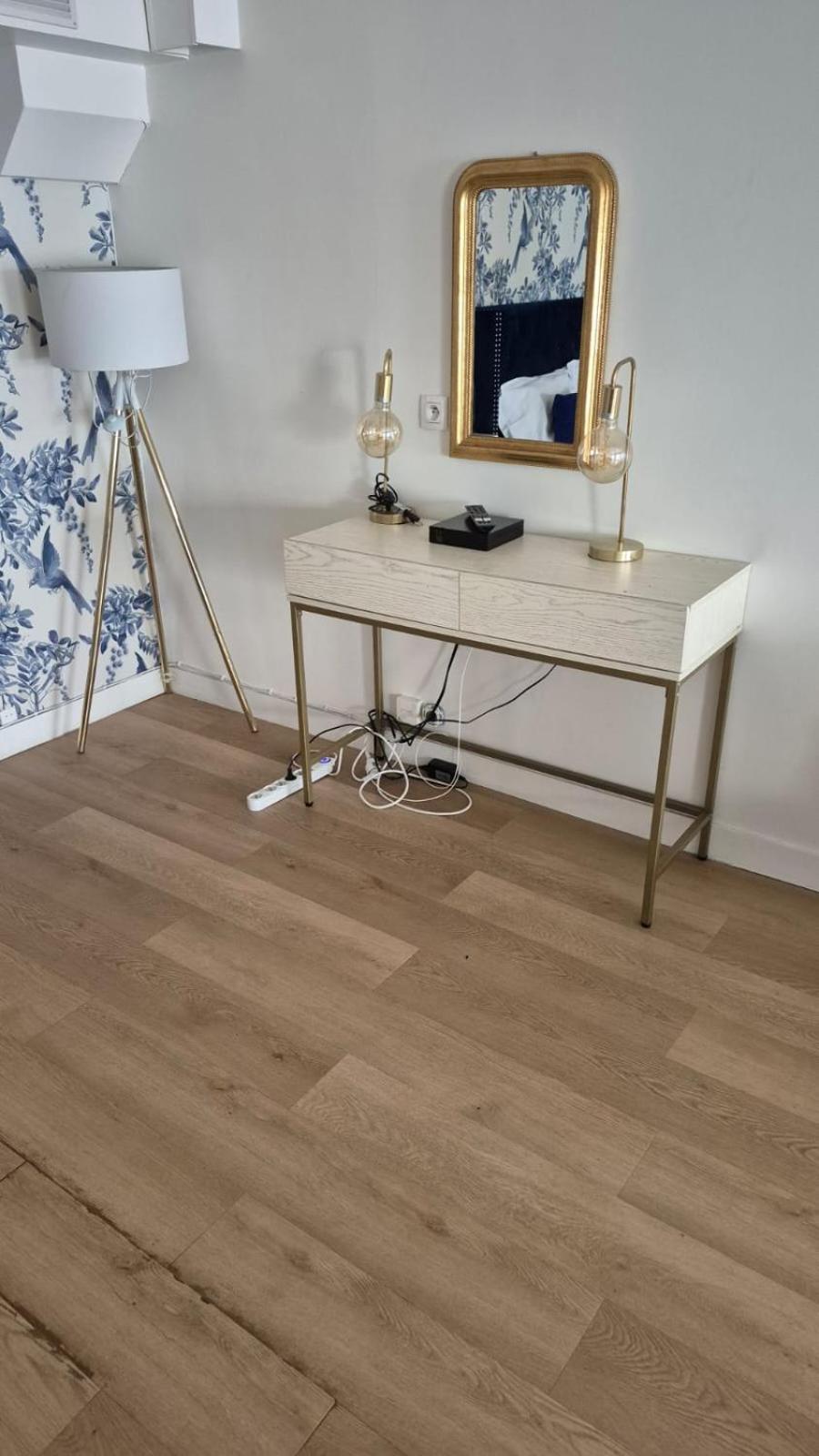 Appartement Modern French Canal St Martin *